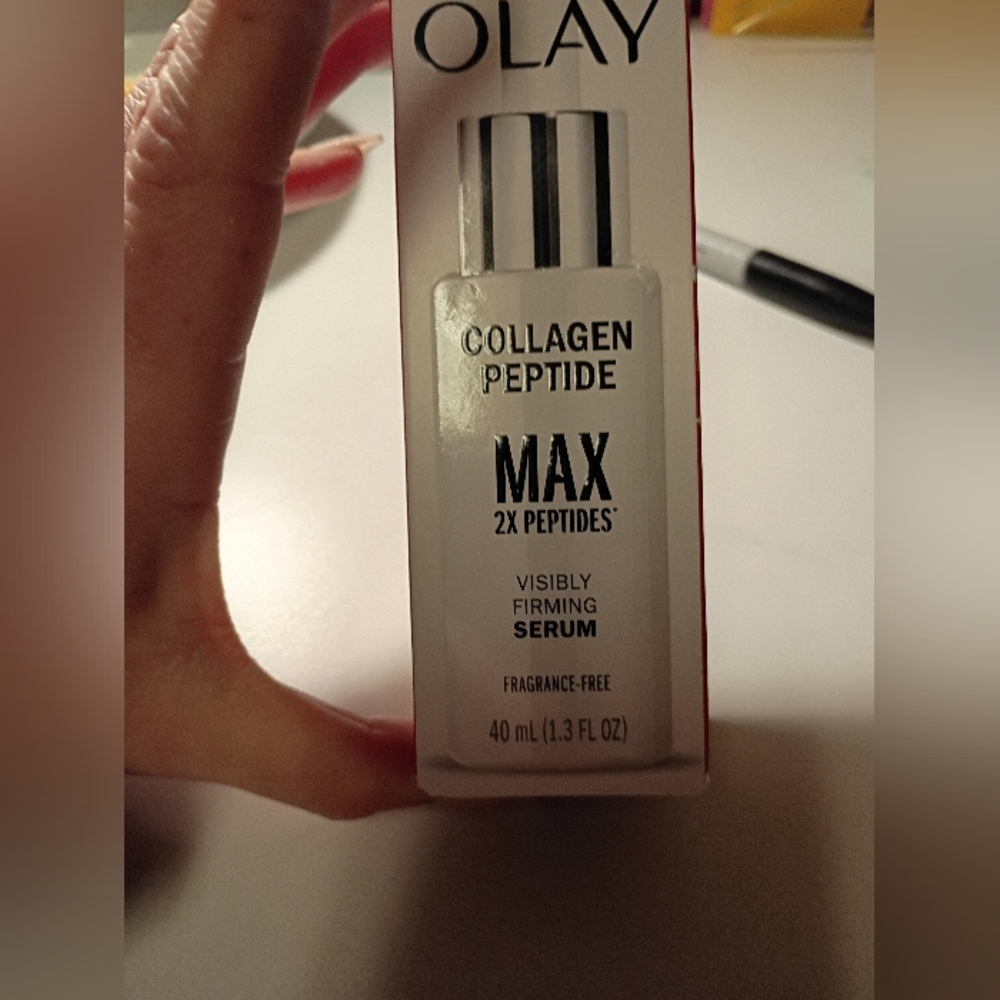 OLAY Collagen Peptide Max Serum - Silver and White